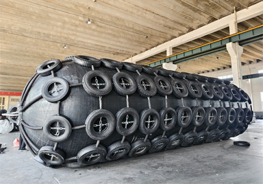 Large size Yokohama fenders 3.3mdia.x11.5mL are completed