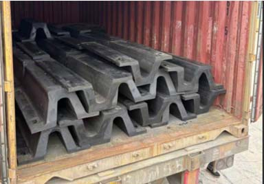 V300x1000  Rubber Fenders Loaded for Overseas 