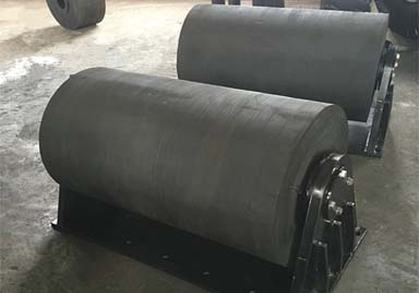 Long drum roller marine fenders:advanced berthing protection for shipping industry